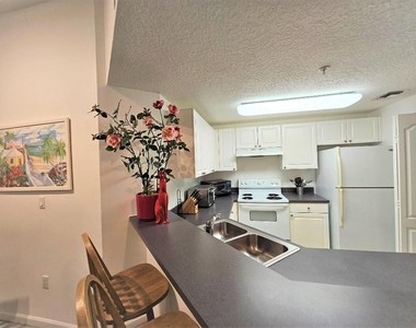 5050 Fairways Circle - Photo Thumbnail 7