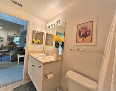 5050 Fairways Circle - Photo Thumbnail 21