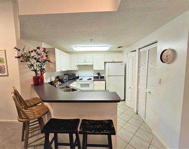 5050 Fairways Circle - Photo Thumbnail 3