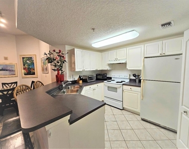 5050 Fairways Circle - Photo Thumbnail 4