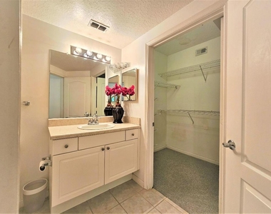 5050 Fairways Circle - Photo Thumbnail 16