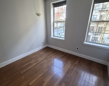 41 Havemeyer Street - Photo Thumbnail 1