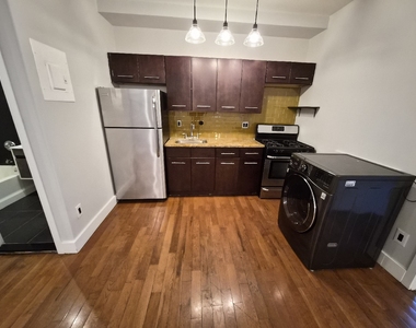 41 Havemeyer Street - Photo Thumbnail 3