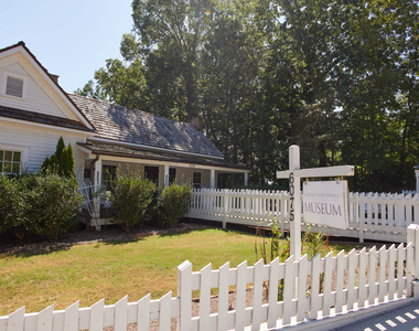 6558 Roswell Rd - Photo Thumbnail 4