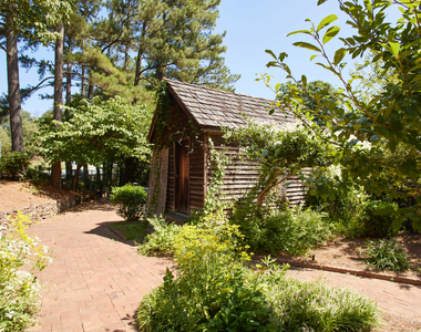 6558 Roswell Rd - Photo Thumbnail 5