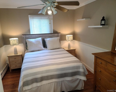 62 Canoe Place Road - Photo Thumbnail 10