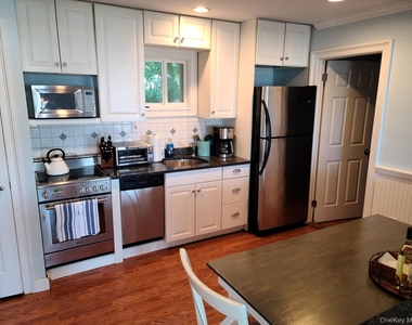 62 Canoe Place Road - Photo Thumbnail 8