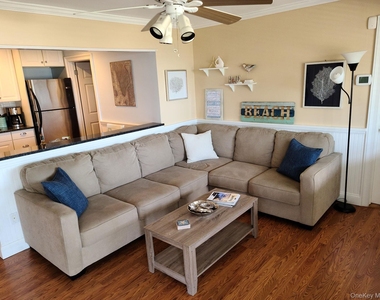 62 Canoe Place Road - Photo Thumbnail 12