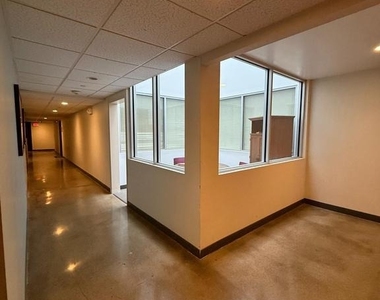 128 N N 8th Street - Photo Thumbnail 4