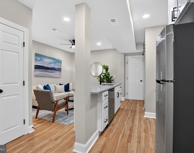 212 36th Street Ne - Photo Thumbnail 6