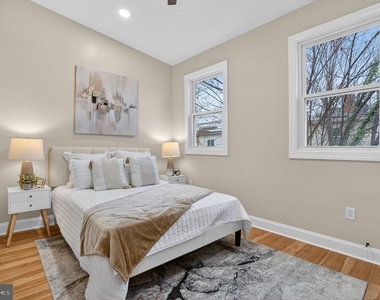 212 36th Street Ne - Photo Thumbnail 2