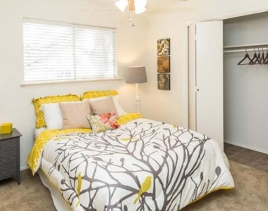 3405 Helms St - Photo Thumbnail 4