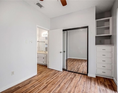 2210 Pearl St - Photo Thumbnail 10