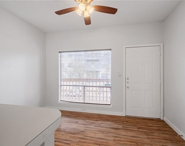2210 Pearl St - Photo Thumbnail 1