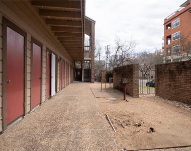 2210 Pearl St - Photo Thumbnail 14