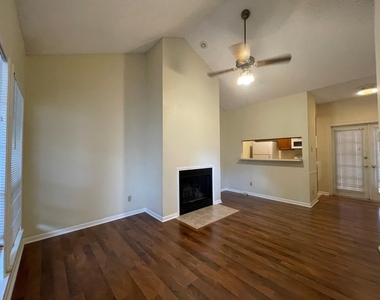 715 W 22 1/2 St - Photo Thumbnail 3