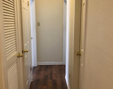 715 W 22 1/2 St - Photo Thumbnail 10