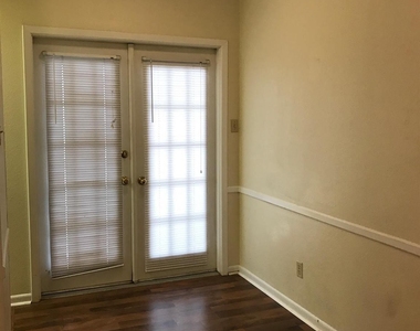 715 W 22 1/2 St - Photo Thumbnail 6