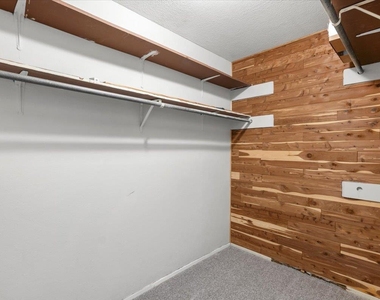910 Duncan Ln - Photo Thumbnail 17