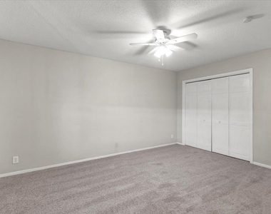 910 Duncan Ln - Photo Thumbnail 22