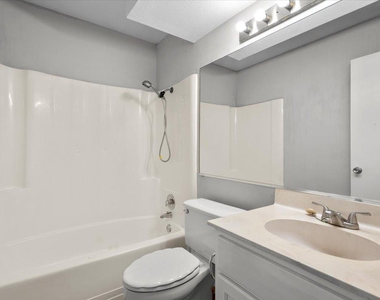 910 Duncan Ln - Photo Thumbnail 24