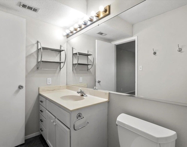 910 Duncan Ln - Photo Thumbnail 19