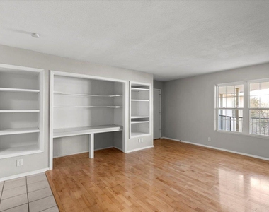 910 Duncan Ln - Photo Thumbnail 4