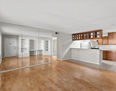 910 Duncan Ln - Photo Thumbnail 1