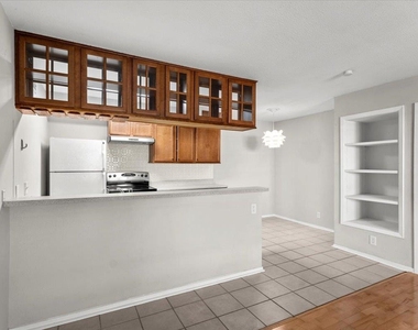 910 Duncan Ln - Photo Thumbnail 6