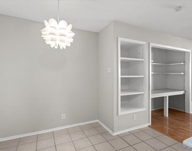 910 Duncan Ln - Photo Thumbnail 13