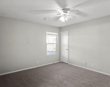 910 Duncan Ln - Photo Thumbnail 14