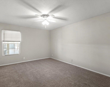 910 Duncan Ln - Photo Thumbnail 20