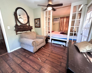 103 Yucca Dr - Photo Thumbnail 5