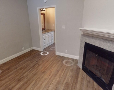 2814 Nueces St - Photo Thumbnail 1