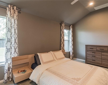 403 Rosedale Blvd - Photo Thumbnail 16