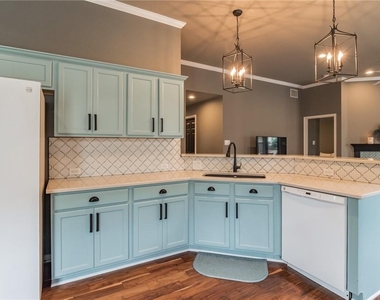 403 Rosedale Blvd - Photo Thumbnail 8