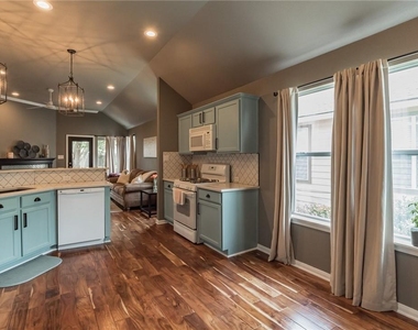 403 Rosedale Blvd - Photo Thumbnail 7