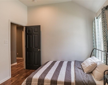 403 Rosedale Blvd - Photo Thumbnail 23