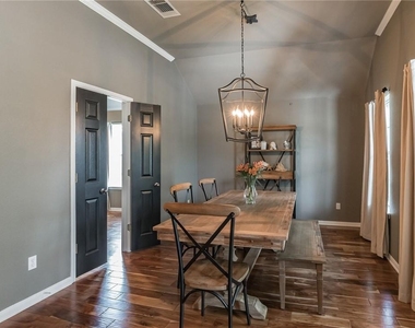 403 Rosedale Blvd - Photo Thumbnail 11
