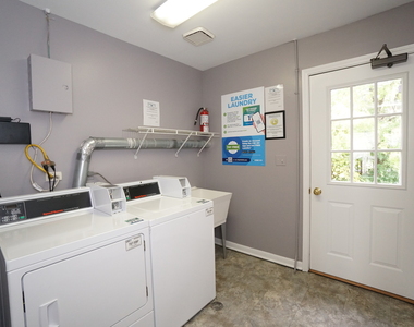 337 N Carter Street - Photo Thumbnail 12