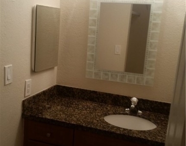 3421 Winkler Avenue - Photo Thumbnail 12