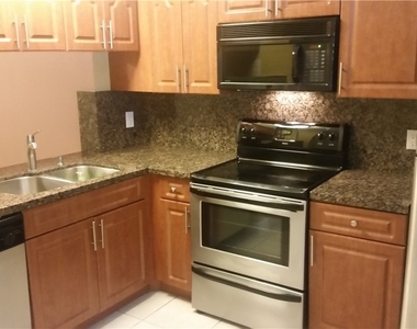 3421 Winkler Avenue - Photo Thumbnail 9