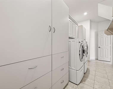 7211 Spring Meadow Lane - Photo Thumbnail 35