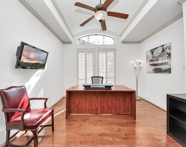 7211 Spring Meadow Lane - Photo Thumbnail 10