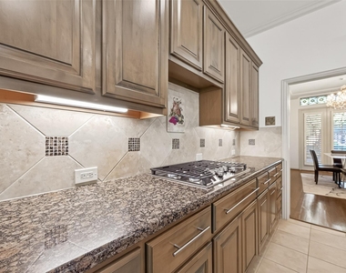 7211 Spring Meadow Lane - Photo Thumbnail 20