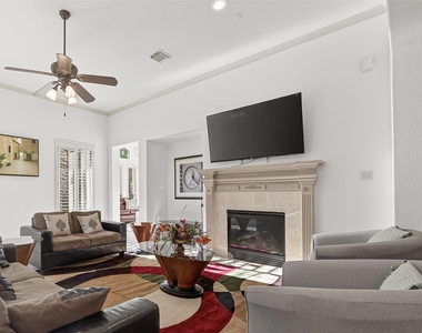 7211 Spring Meadow Lane - Photo Thumbnail 11