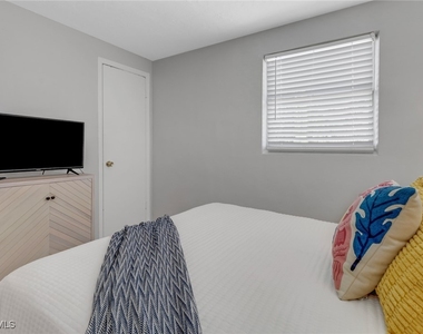 751 100th Avenue N - Photo Thumbnail 30