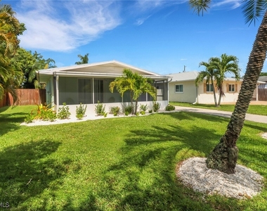 751 100th Avenue N - Photo Thumbnail 2