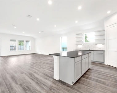 153 Aurora Springs Drive - Photo Thumbnail 12