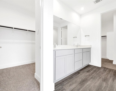 153 Aurora Springs Drive - Photo Thumbnail 21